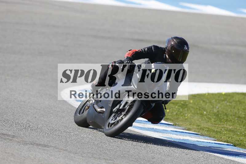 /02 28.-31.01.2025 Moto Center Thun Jerez/gruen-green/79